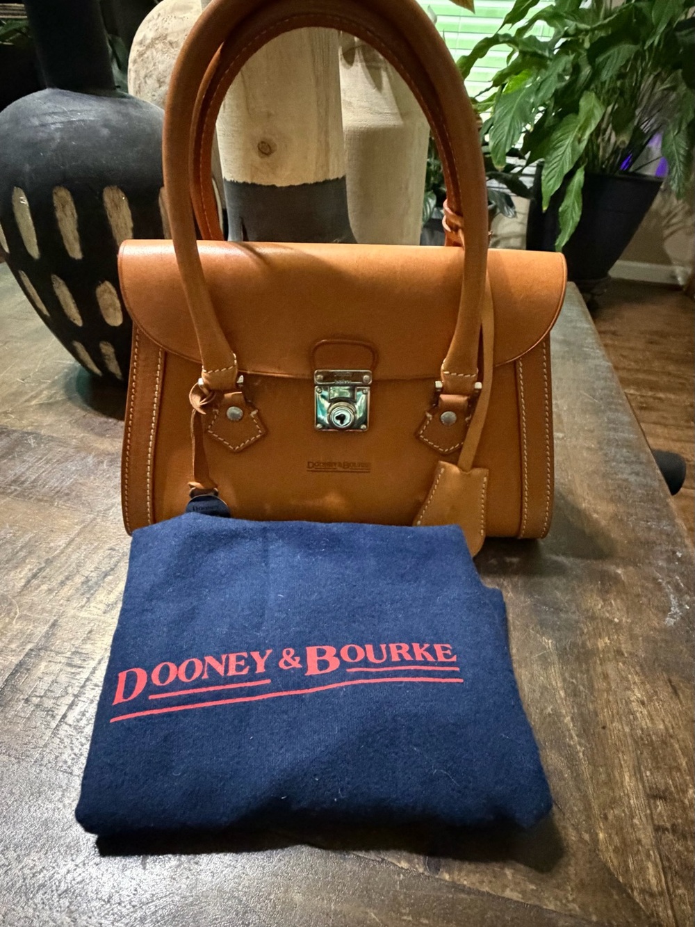 EUC Dooney & Bourke Made in Italy Leather Lock Satchel Cognac Top Handle Bag